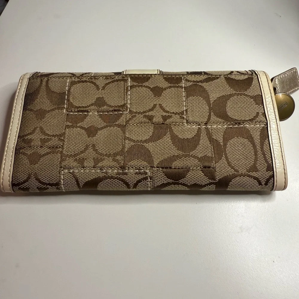 Coach Signature Patchwork Jacquard 65th Anniversary Trifold Wallet White Leather - Picture 2 of 15